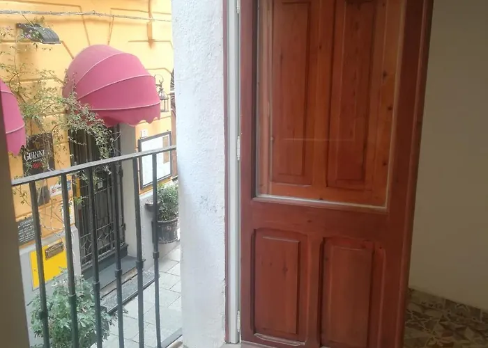 B.house Κάλιαρι