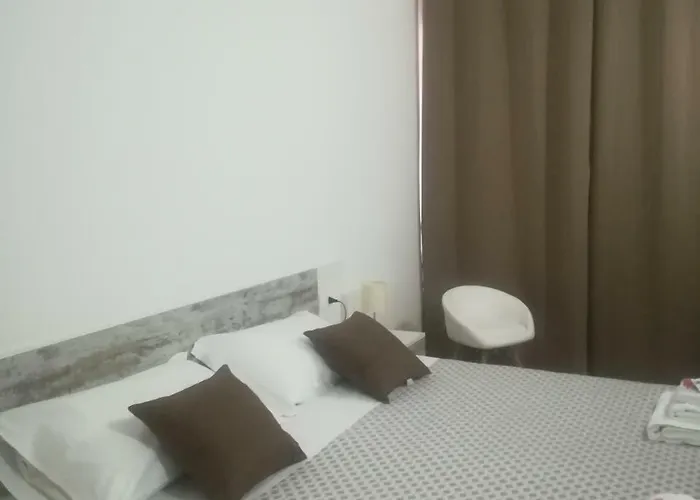 B.house Bed and Breakfast