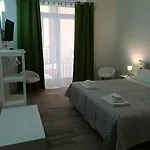B.house Bed and Breakfast Κάλιαρι