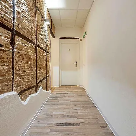 Pensión B House