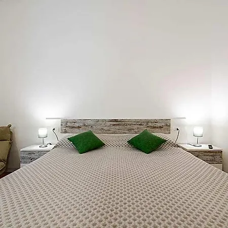 Πανσιόν B House 3*