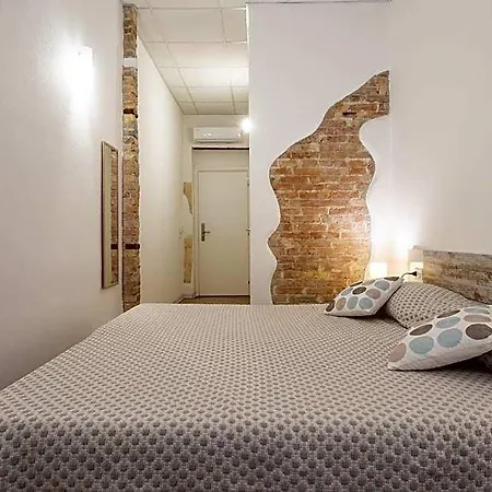 B House Πανσιόν Κάλιαρι