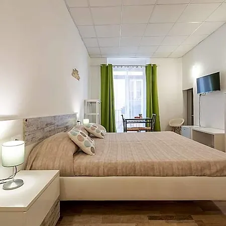 Πανσιόν B House Κάλιαρι