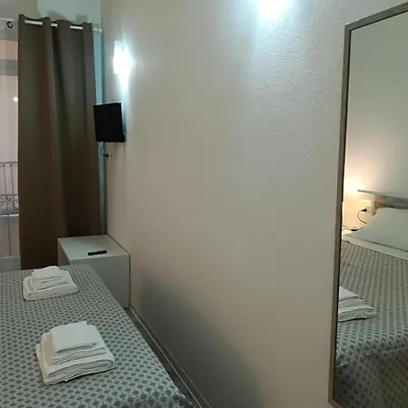 Pensión B House