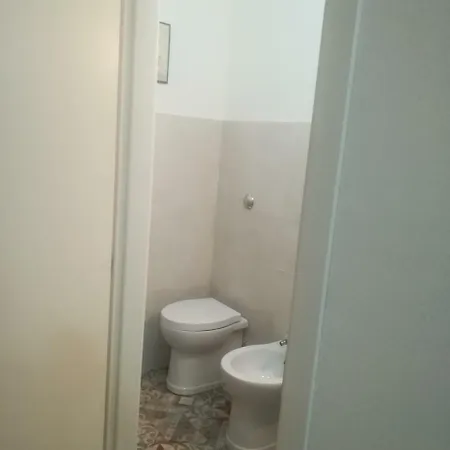 Pensión B House 3*